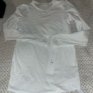 Butterluxe Long Sleeve Maternity Crewneck T-Shirts size small